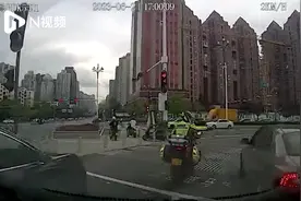 儿童摔伤后脑昏迷，深圳交警铁骑开路护送视频封面
