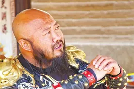 嘉峪关网红“关长”:带给游客快乐 就是我的快乐图片