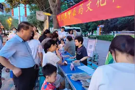 漯河：望闻问切、按摩推拿，炎炎夏日这家区级中医院“健康夜市”火了图片