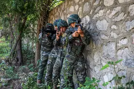 武警江苏总队徐州支队组织开展野外驻训图片