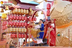 天山明月城首日4.9万游客沉浸式体验汉唐风情图片