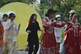 海南一高校举行一场特殊的结课展演 揭开古代婚礼的神秘面纱图片