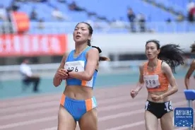 田径｜全国冠军赛：王春雨夺得女子1500米冠军图片
