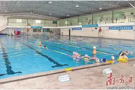 夏日泳池水质有保障吗？图片