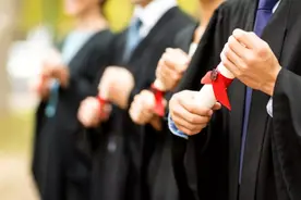 AI填报志愿成生意，靠谱吗？晨视频记者实测了一下图片