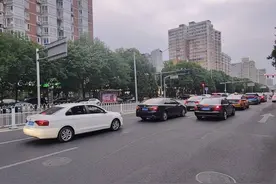 小客车摇号背后的城市治理大逻辑图片