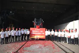 三一国际10吨级电动叉车下线 相比燃油设备可节省能耗成本70%图片