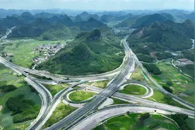 #（经济）广西贺巴高速公路全线通车图片