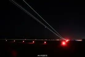 从拂晓到天明！战鹰暗夜出击训练大片图片