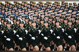 女兵应征报名，正在进行！图片