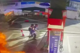 汕尾男子因付费问题在加油站点燃摩托车油箱后逃跑！已被刑拘图片