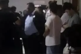 中国女子在吉隆坡机场被关小黑屋15小时、遭勒索近3万元，部长亲自解救图片