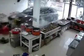 一理想L9突然加速冲入餐馆撞飞2人！车主：车自己失控；理想：将全力配合调查图片