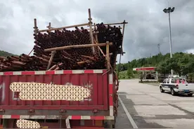货车险变“祸”车 龙岩高速执法及时“叫停”除险情图片