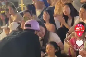 “一开口就哭了咋回事”，今天杭州小女孩的歌声火上热榜图片