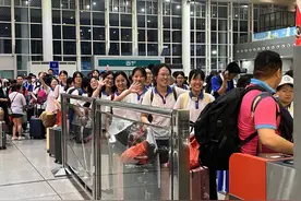 暑运期间，深圳铁路推出30余列旅游专列图片