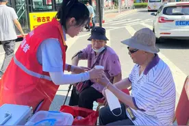 大连7个公交枢纽站设立“服务驿站”图片