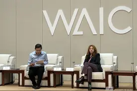 对话亚马逊生成式AI产品研究院院长Sherry Marcus：Titan大模型不开源，更看重参数质量丨WAIC 2023图片