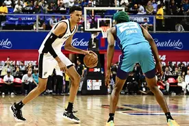 NBA夏季联赛 | 文班亚马首秀13投2中 状元秀还在找感觉图片