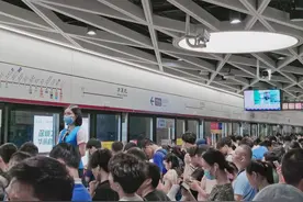 客流强度重返全国第一！深圳地铁首次突破900万客流大关图片