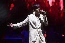 花10万在周杰伦演唱会可以合影？主办方回应：没有的事！图片