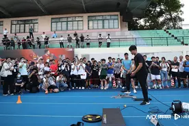 苏炳添训练课堂开讲啦 展示短跑加速阶段阻力训练方法应用图片