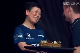 60岁乒乓老将倪夏莲获得亚军，现场一幕令人动容图片