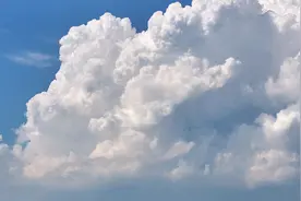 潭溪山：“棉花糖”云朵让天空颜值爆表图片