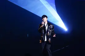 林俊杰演唱会抢票要先做题，黄牛招985大学生背题库图片