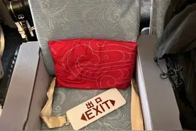 释新闻｜国航航班遇晴空颠簸两人受伤，如何应对飞机颠簸？图片