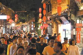 点亮夜间经济 提升城市活力（消费视窗·探寻市场新亮点）图片