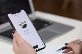 微信服务号不是即时消息推送吗，怎么折叠了？图片