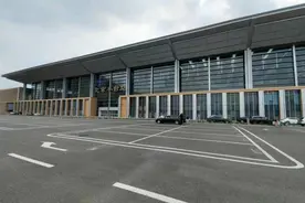 丰台站东落客平台停车场今日开放 全站区可用车位达到1020个图片