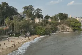 警惕！别做海边“消失的她”图片