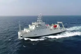 台海研船被曝遭日本舰船驱赶，台“海巡署”回应，岛内网友吐槽图片