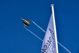 印度拟再向法国“下单” 买26架战机和3艘潜艇图片