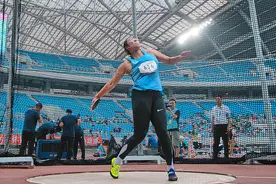 田径亚锦赛｜冯彬破纪录夺冠图片