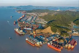 【“八八战略”在舟山】“一座龙门吊”的深蓝见证！图片