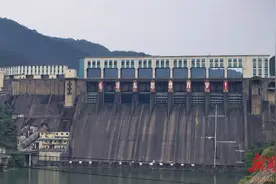 “新时代新社区新生活服务质量提升”湖南行动｜库区移民，平安和谐新柘溪（二）大坝建在这儿，全镇人民作贡献图片