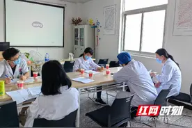 3岁女童头上长出大“蘑菇” 竟是宠物小白兔惹的祸图片