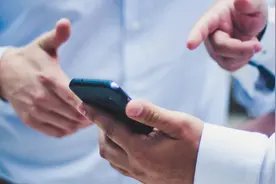 隐秘的角落：快团团大团长，年入上亿的魔幻世界图片