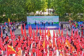 积极践行文明条例 争做郑州好市民 郑州市组织开展《郑州市文明行为促进条例》颁布实施五周年系列活动图片