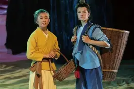 《东海人鱼》 美国女孩跳着芭蕾演 怎么演？图片