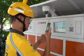 自行充电费时费力？有了共享换电站，外卖小哥高效“续航”酷夏图片