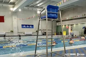 泳池救生员，不能无证上岗图片