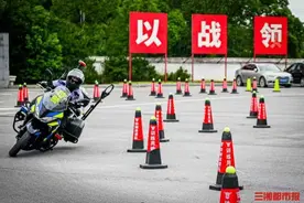 酷！长沙特巡警铁骑“大比武”，上演摩托巅峰对决图片