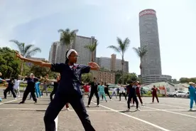 坚持八种健康习惯或助长寿图片