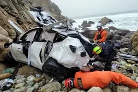 “特斯拉的车身钢材比航母甲板还硬”，这是真的么？图片