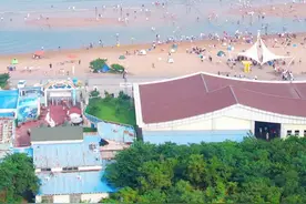 全是人人人！日照“桑拿天”来袭，海水浴场开启“下饺子”模式图片