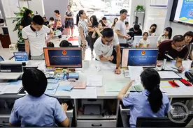 暑期身份证办理业务激增一倍 警方提醒：这些证件也可用于进站乘车图片